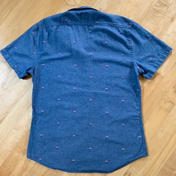 Express Men’s Short Sleeve Flamingo Button-Down Shirt Size Medium - Picture 2 of 5